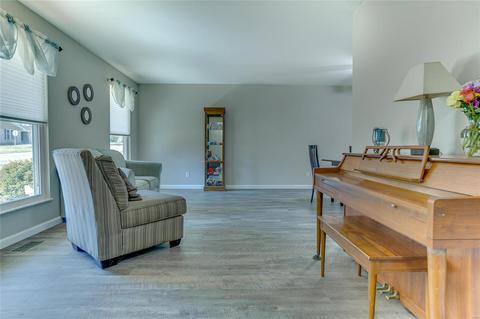 201 Morewood, Manchester, MO 63011 photo 3