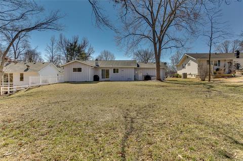 201 Morewood, Manchester, MO 63011 photo 32