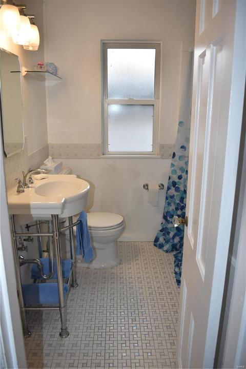 327 Carson Rd, Saint Louis, MO 63135 photo 13