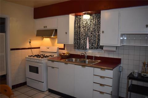 327 Carson Rd, Saint Louis, MO 63135 photo 9