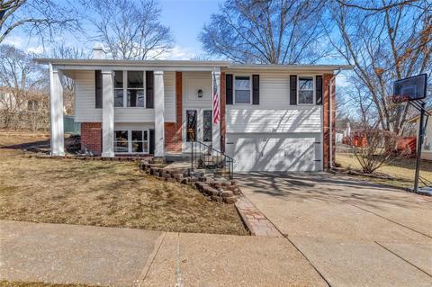 617 Hickory Knl, Ballwin, MO 63021 photo 1