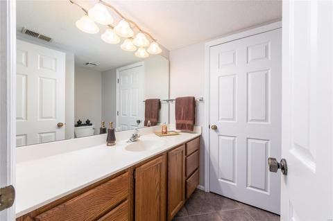 1207 Hemingway Ln, Weldon Spring, MO 63304 photo 6