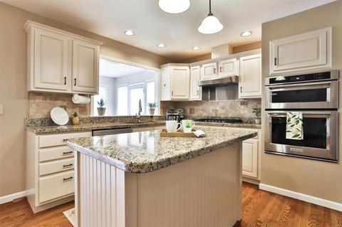 2113 Hickory Dr, Chesterfield, MO 63005 photo 20