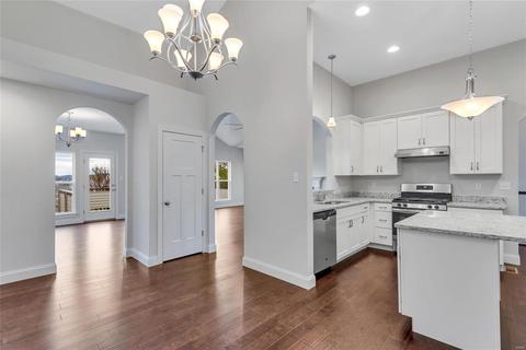 695 Bluffs View Ct, Eureka, MO 63025 photo 4