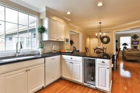 347 Fox Den Dr, Ballwin, MO 63021 photo 17
