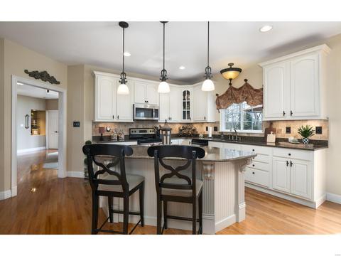1002 Kiefer Ridge Dr, Ballwin, MO 63021 photo 11