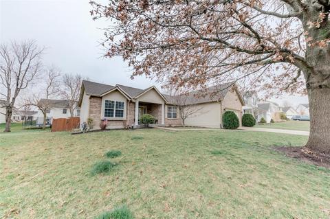 1958 Hedge Dr, O'fallon, MO 63366 photo 3