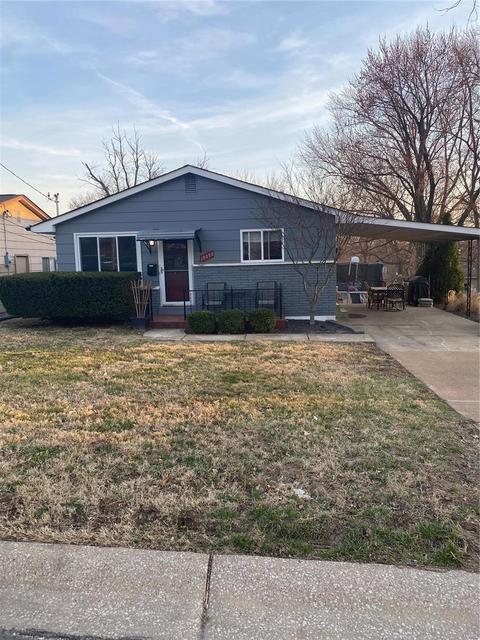 10008 Stephens Pl, Saint Ann, MO 63074 photo 2