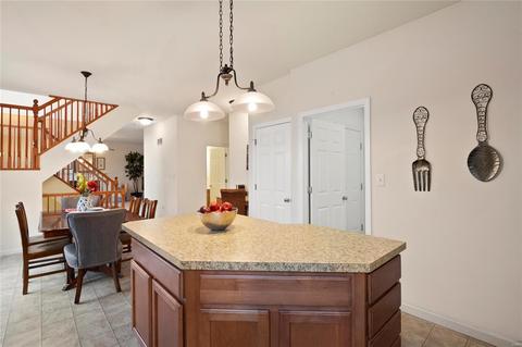 223 Roxbury Dr, O'fallon, MO 63366 photo 5