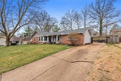 467 Hillbrook, Ballwin, MO 63011 photo 2