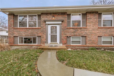 1027 Villaview Dr, Manchester, MO 63021 photo 2