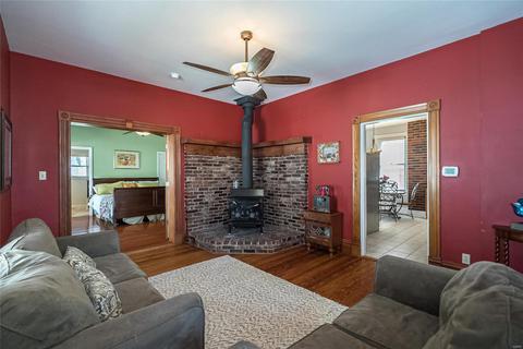 712 Washington, Saint Charles, MO 63301 photo 14