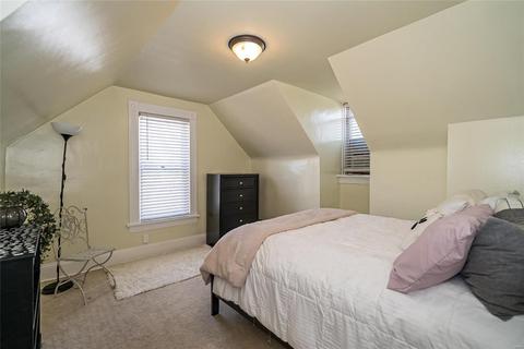 712 Washington, Saint Charles, MO 63301 photo 32