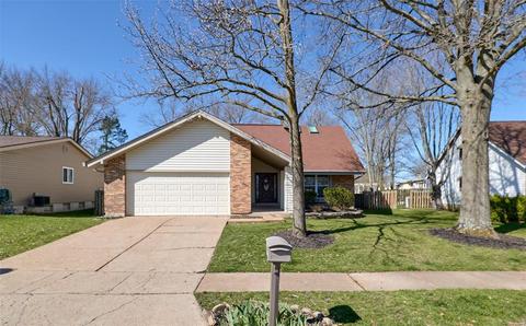 407 Woodrun Dr, Ballwin, MO 63021 photo 3