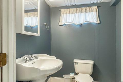 853 Forest Vlg, Ballwin, MO 63021 photo 29