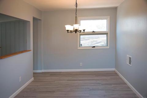 8608 Elgin Ave, Saint Louis, MO 63123 photo 4