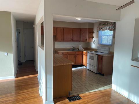 248 Dennison Dr, Ballwin, MO 63021 photo 4