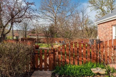 8951 Pardee Rd, Saint Louis, MO 63123 photo 52