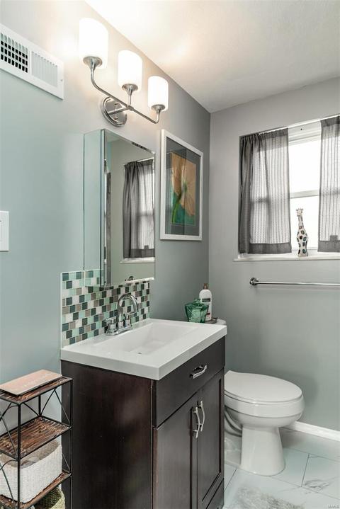 8951 Pardee Rd, Saint Louis, MO 63123 photo 24