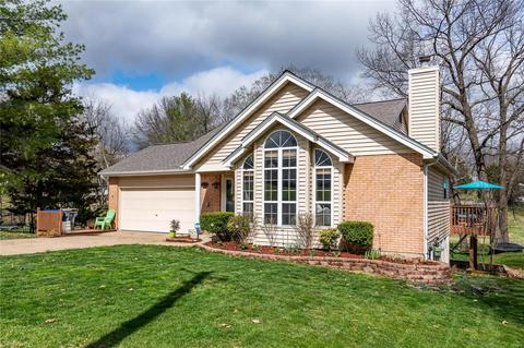 373 Westbrook Dr, O'fallon, MO 63366 photo 2