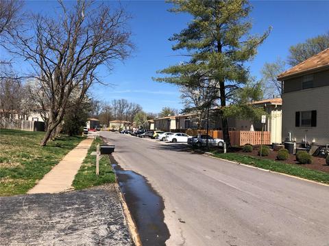 121 Mimosa, Ballwin, MO 63011 photo 17