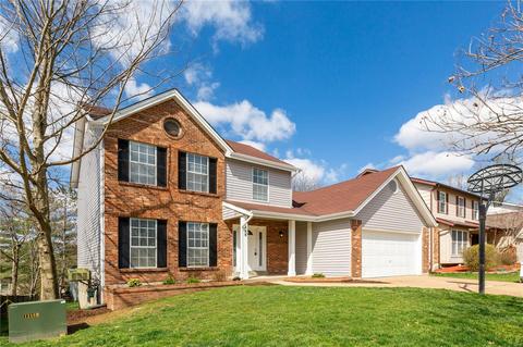 215 Jacob Ln, Ballwin, MO 63021 photo 2