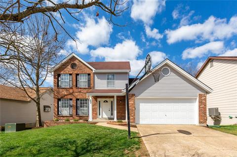 215 Jacob Ln, Ballwin, MO 63021 photo 1