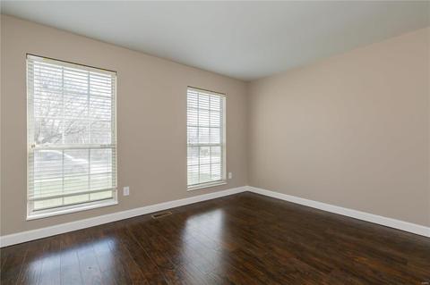 215 Jacob Ln, Ballwin, MO 63021 photo 5