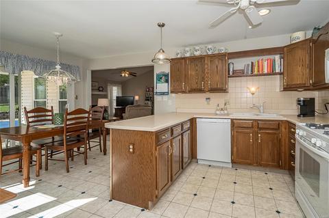 750 Strafford Rdg, Ballwin, MO 63021 photo 16
