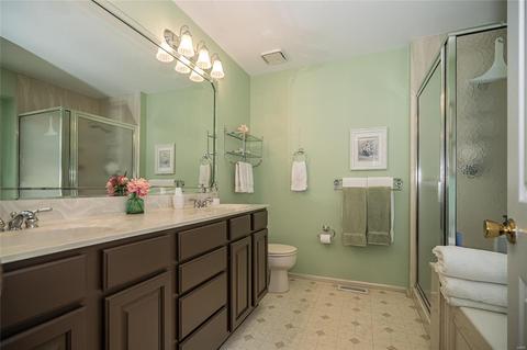 750 Strafford Rdg, Ballwin, MO 63021 photo 22