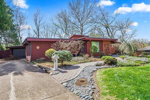 13 Chieftain Dr, Saint Louis, MO 63146 photo 1