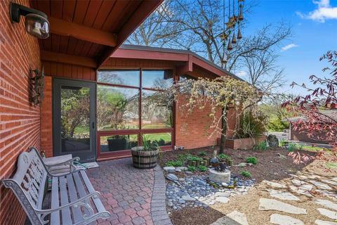13 Chieftain Dr, Saint Louis, MO 63146 photo 4
