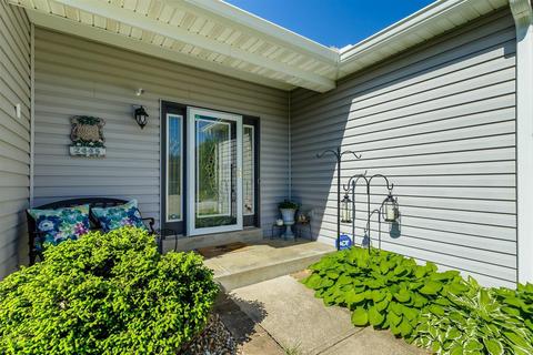 2445 Eagle Forest Dr, Saint Charles, MO 63303 photo 2