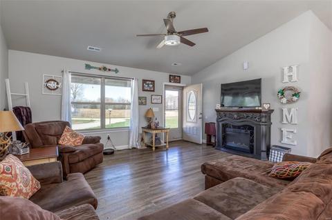 38 Harper Ln, Middlebrook, MO 63656 photo 2