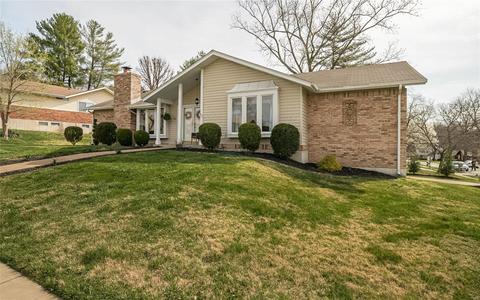 612 Spring Meadows Dr, Ballwin, MO 63011 photo 4