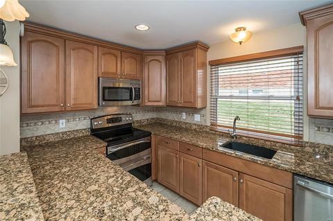 612 Spring Meadows Dr, Ballwin, MO 63011 photo 18