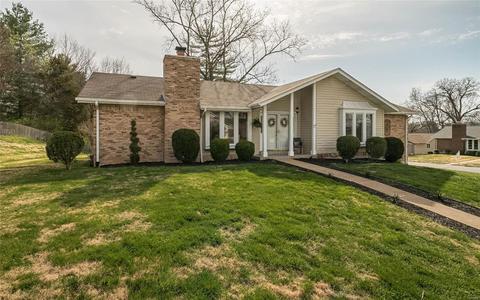 612 Spring Meadows Dr, Ballwin, MO 63011 photo 5