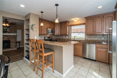 612 Spring Meadows Dr, Ballwin, MO 63011 photo 17