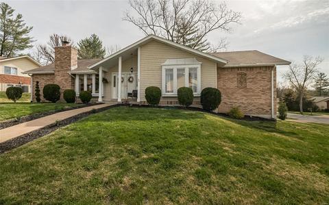 612 Spring Meadows Dr, Ballwin, MO 63011 photo 3