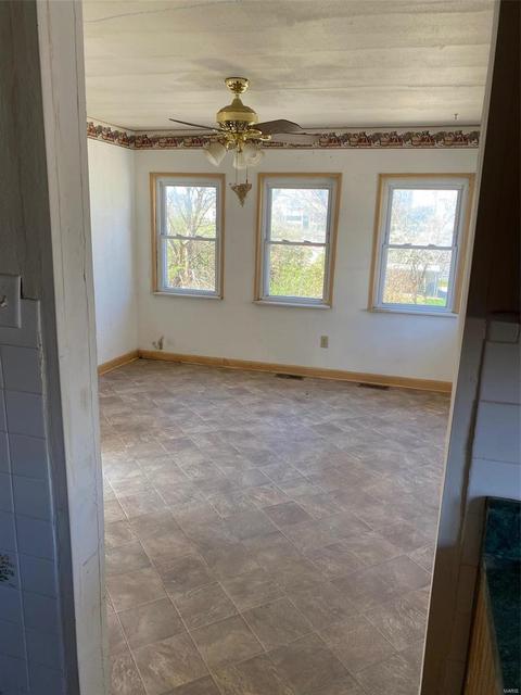 3731 Dixie Dr, Saint Ann, MO 63074 photo 5
