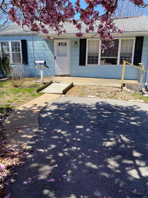 3731 Dixie Dr, Saint Ann, MO 63074 photo 1