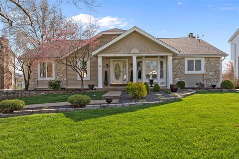 514 Fox Pointe Dr, Saint Charles, MO 63304 photo 1