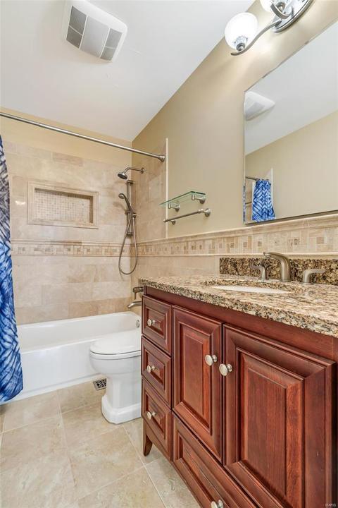 877 Castle Pines Dr, Ballwin, MO 63021 photo 29