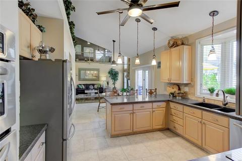 411 Arbor Gln, Ballwin, MO 63021 photo 8
