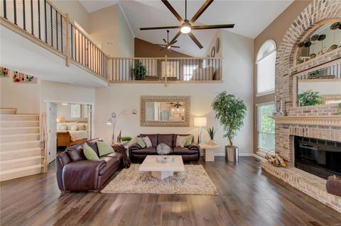 411 Arbor Gln, Ballwin, MO 63021 photo 3
