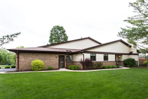 702 Sandy Summit Dr, Ballwin, MO 63021 photo 1