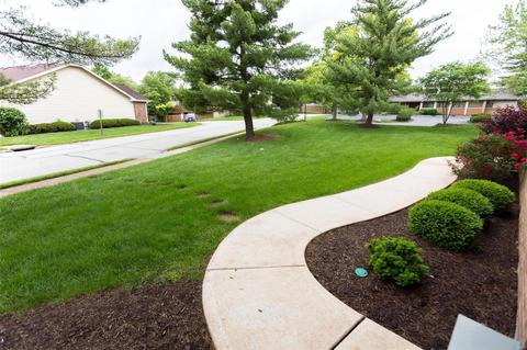 702 Sandy Summit Dr, Ballwin, MO 63021 photo 5