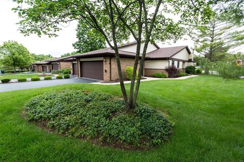 702 Sandy Summit Dr, Ballwin, MO 63021 photo 2