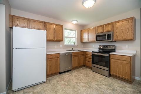 6 N Perry Dr, O'fallon, MO 63366 photo 17