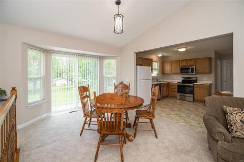 6 N Perry Dr, O'fallon, MO 63366 photo 12
